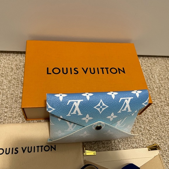 LV Monogram Giant By The Pool Medium Kirigami Pochette Beige Blue Envelope Pouch - Picture 7 of 14